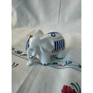 Arden 1993 White Porcelain Elephant Mini-Candle Ribbon sides 3.5x4.5 Chinoiserie